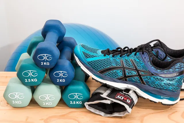dumbbells, shoes, sneakers, rubber shoes, fitness, gym, training, workout, exercise, health, fit, strength, bodybuilding, pilates, trainer, running shoes, cardio vascular, physio t