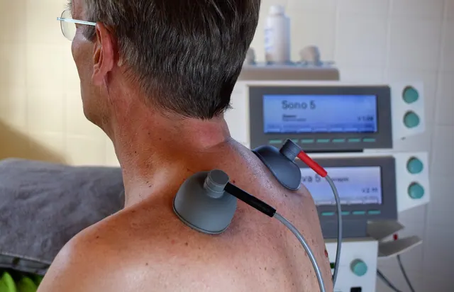 medicine, adult, patient, people, electro-therapy, physio, physical therapy, the back, back pain, neck pain, pension, health insurance, insurance, physio, physical therapy, physica